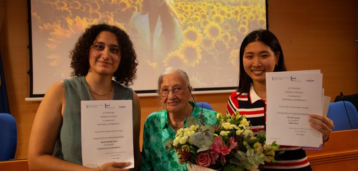 UNISTRASI:Premio di poesia “Antonella Sparpagli”, 31a edizione  Primo premio alla studentessa di Taiwan Yin Zih-Cyuan, secondo premio alla studentessa iraniana Shad Mehri Zahra