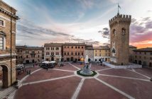 Recanati Piazza Giacomo Leopardi